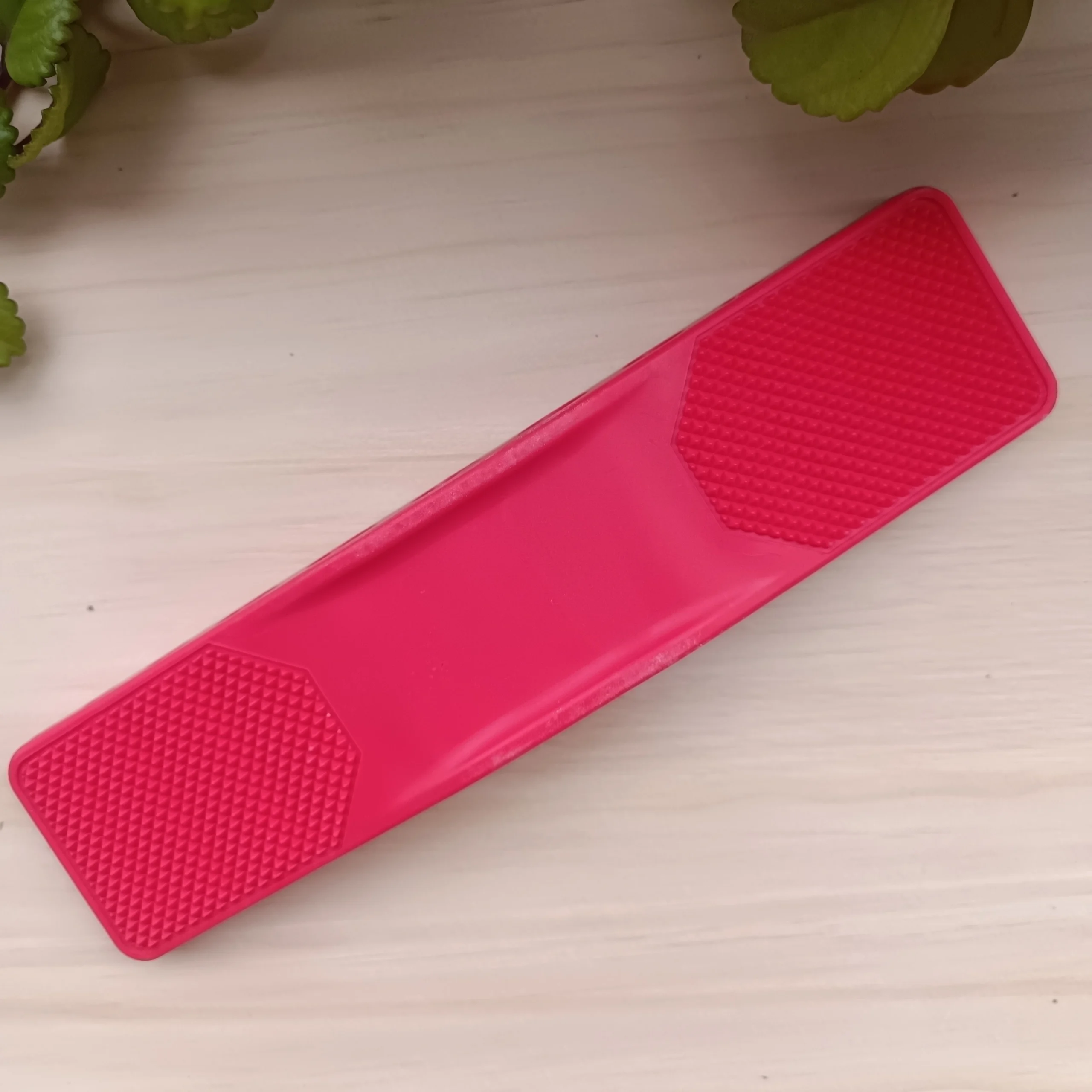 Cepillo de caballo multifunción rojo vista aérea superior